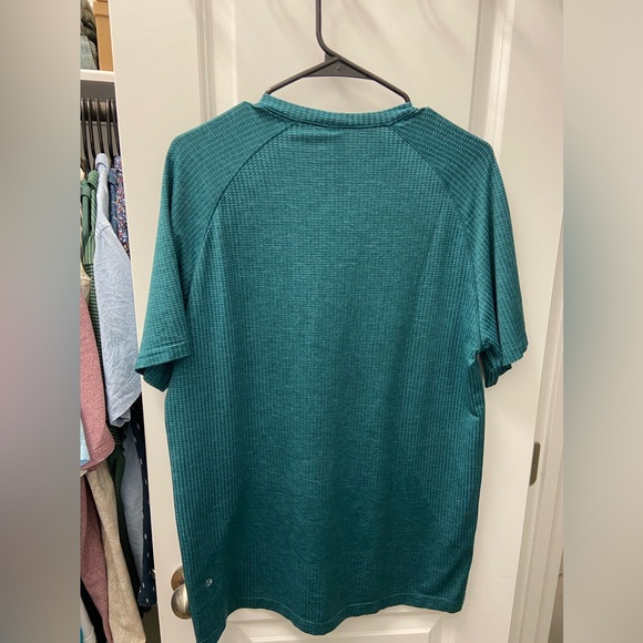 Metal Vent Tech Short-Sleeve - Picture 2 of 5